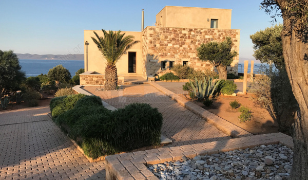 Εξωτερική όψη . Outdoor view